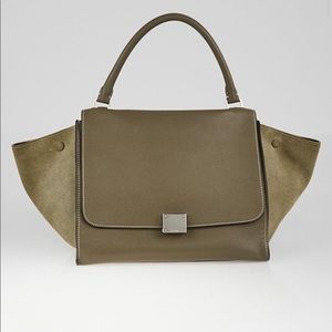 Celine Trapeze bag in taupe.
